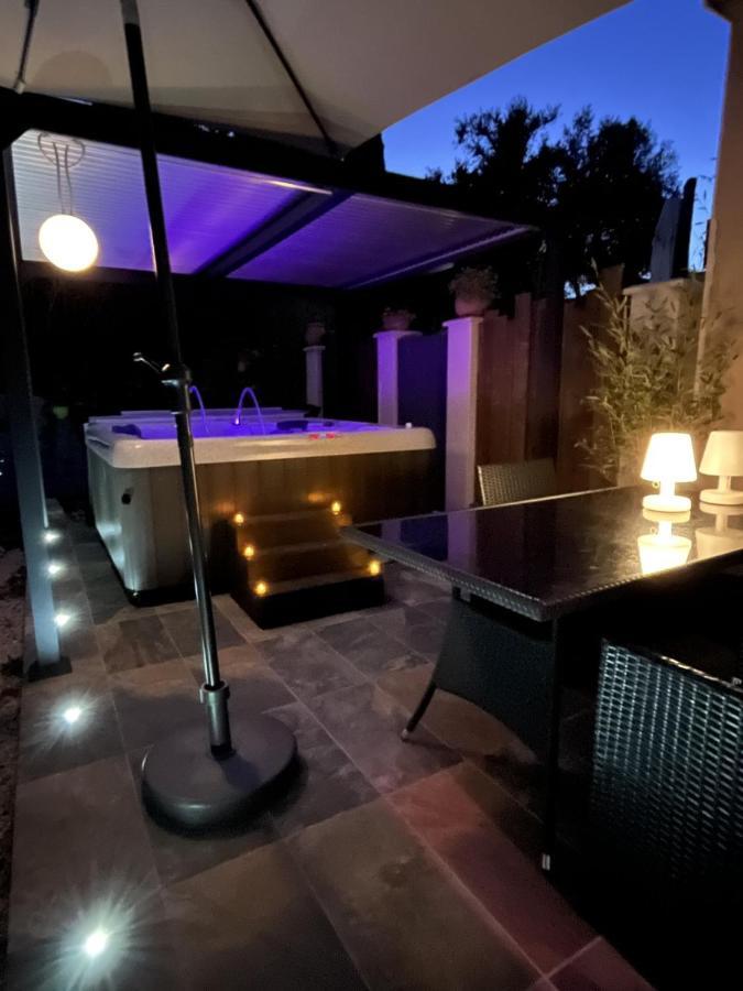 La Suite De Charme Du Mas De La Fontaine De Jonquier Avec Spa Privatif Séguret Dış mekan fotoğraf